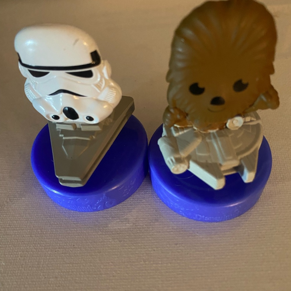 Star Wars Mini Figures - White Stormtrooper & Brown Chewbacca on Blue Bases